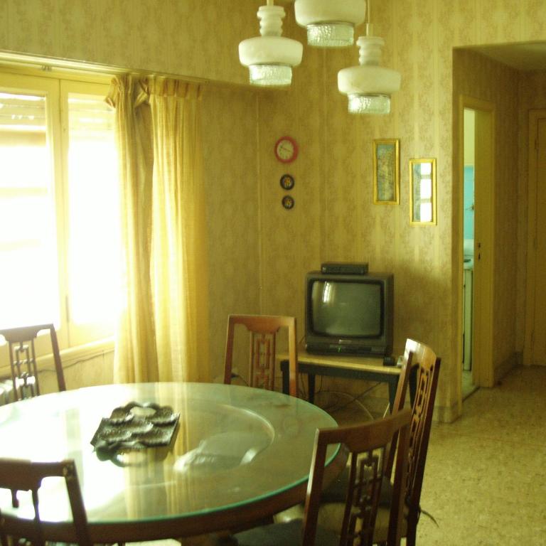 Departamento completo centro frente a la playa y Casino central 2 amb luminosos - Apartment - 5