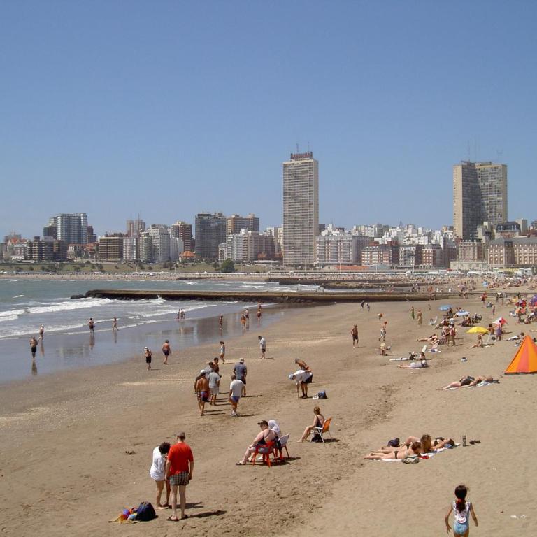 Departamento completo centro frente a la playa y Casino central 2 amb luminosos - Apartment - 1