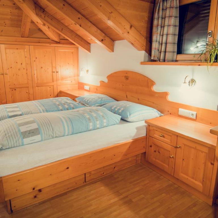 Appartements Tlusel - Comfort Two-Bedroom Apartment - 2