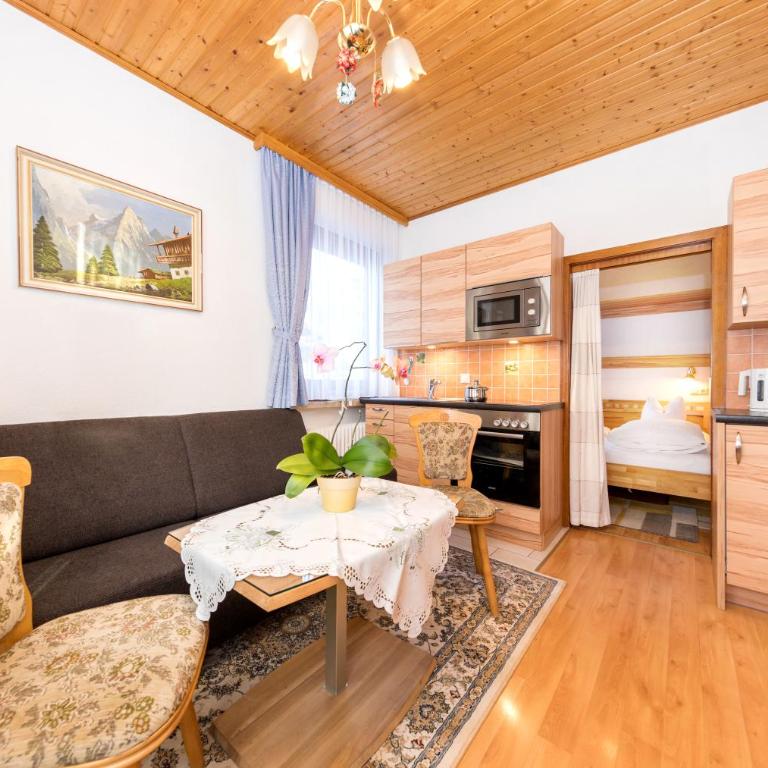 Appartements Haus Sonnenschein - Apartment mit 1 Schlafzimmer und Terrasse - 1