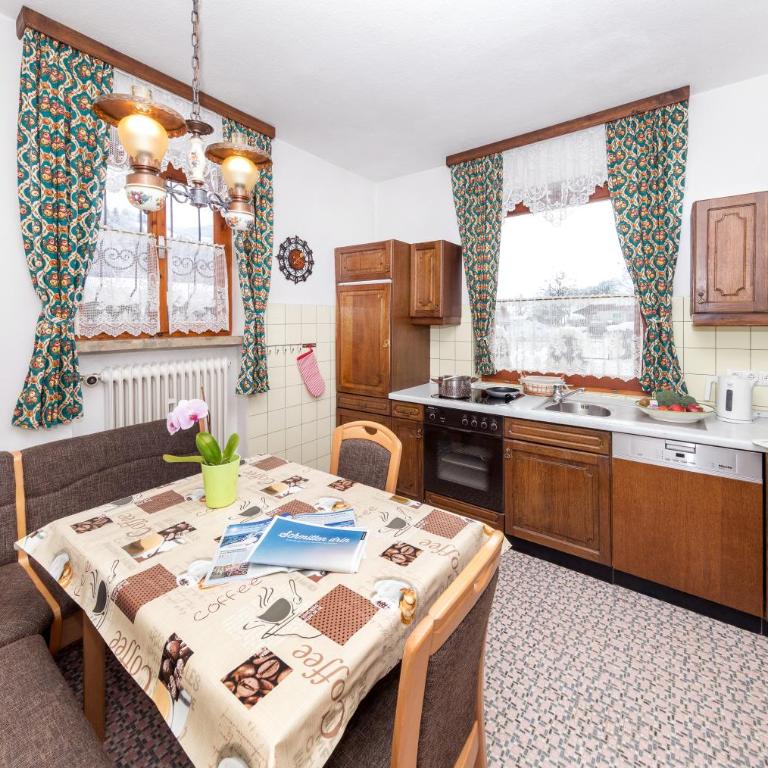 Appartements Haus Sonnenschein - Großes Apartment mit 2 Schlafzimmern und Terrasse - 1