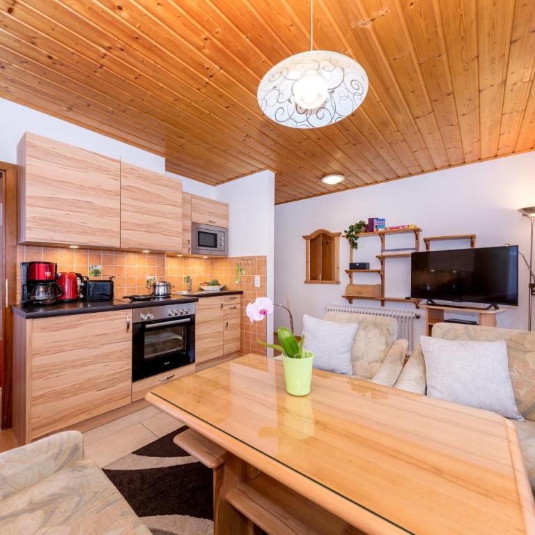 Appartements Haus Sonnenschein - Apartment mit 1 Schlafzimmer für 2 Personen und einem Balkon - 1