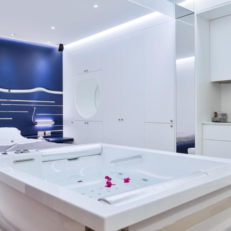 P2 Kevin's Charming Houses - Suite with Spa Bath & Hammam - 2