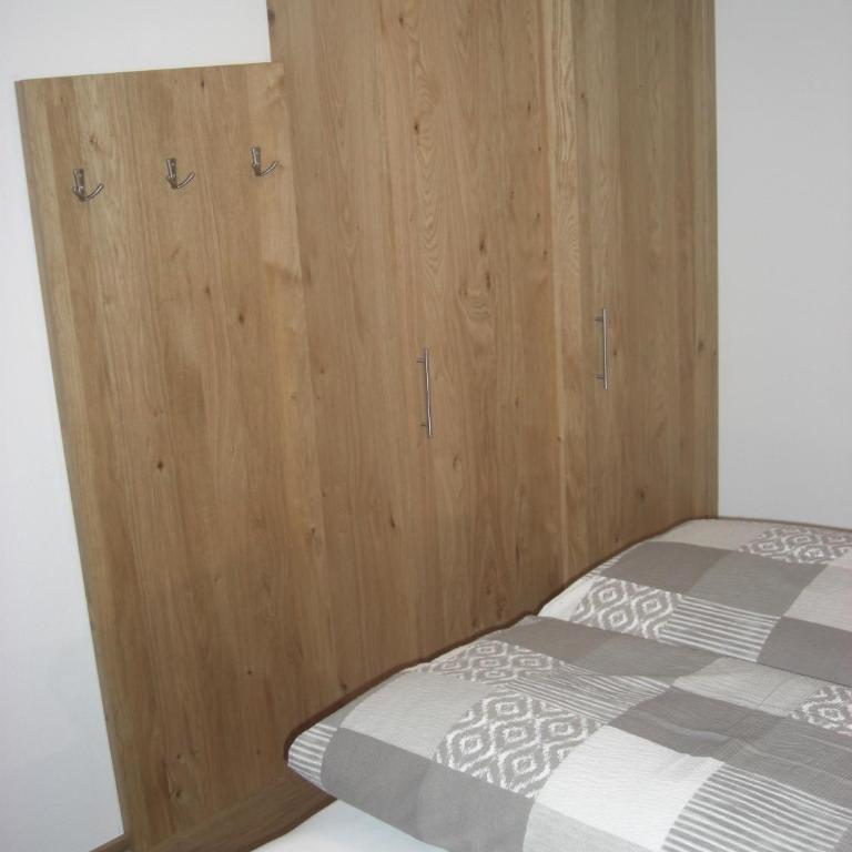 die Gartenwohnung - Tanja Tipotsch - Apartment - Split Level with Garden View - 26