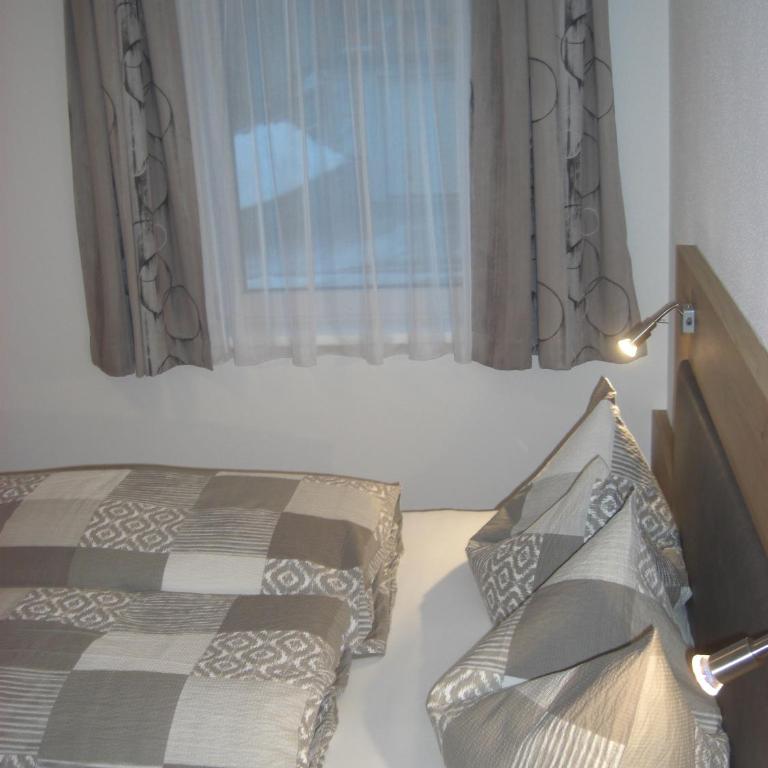 die Gartenwohnung - Tanja Tipotsch - Apartment - Split Level with Garden View - 25
