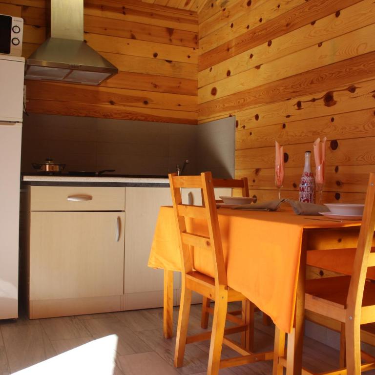 Camping & Bungalows Oasis - Bungalow Clásico de 2 dormitorios - 3