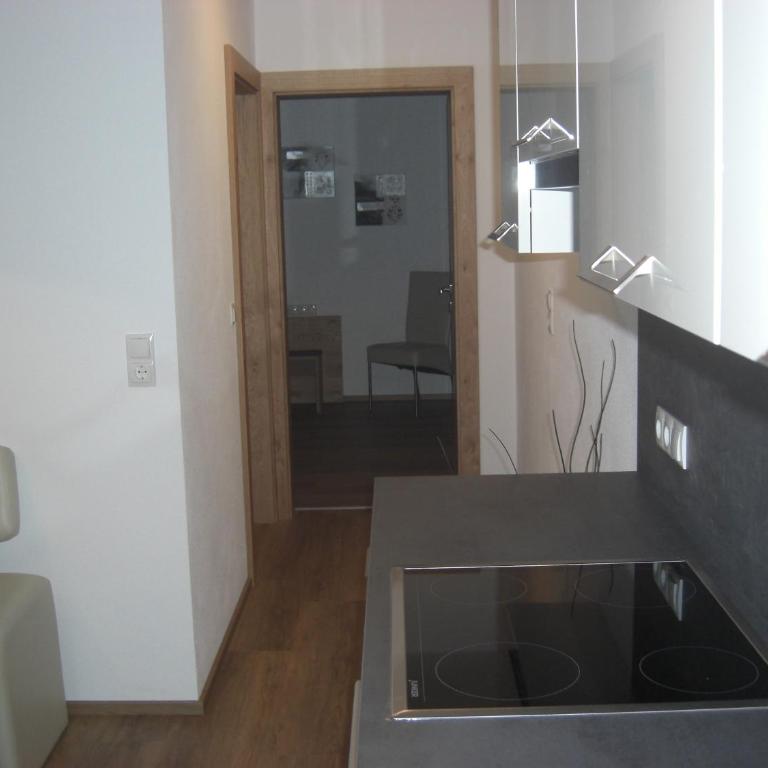die Gartenwohnung - Tanja Tipotsch - Apartment - Split Level with Garden View - 22