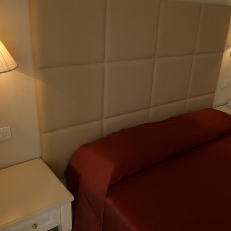 Hotel Gradara - Camera Familiare con Balcone (2 Adulti + 2 Bambini) - 1
