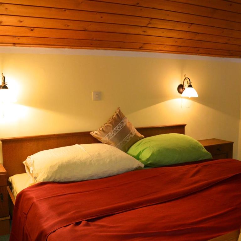Gästehaus Christophorus - Doppelzimmer mit Balkon - 8