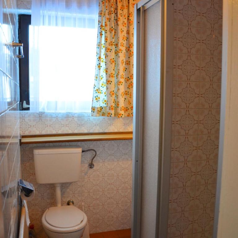 Gästehaus Christophorus - Doppelzimmer mit Balkon - 2