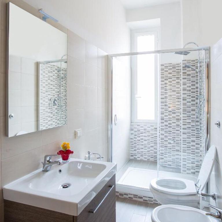 EMI House Re di Roma, Appartamento con 3 camere da letto, 80 mq - Casa con 2 Camere da Letto - 47