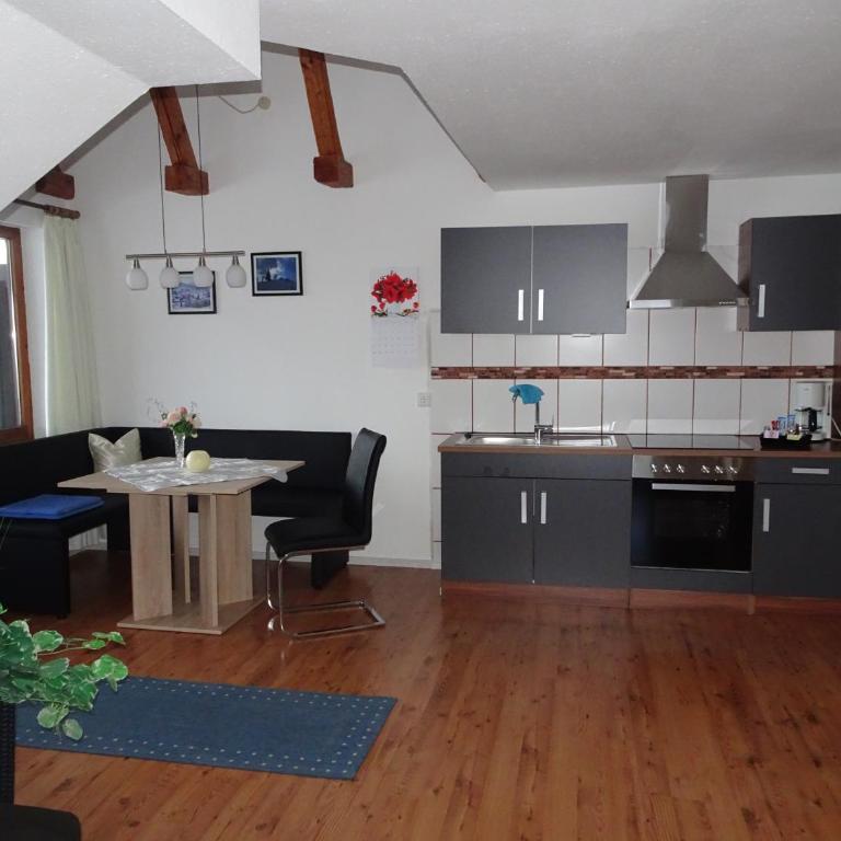 Gästehaus Eberle - Apartment mit Blick auf die Berge - 3