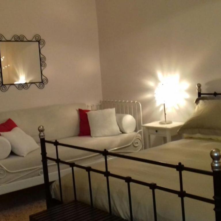 Boezio43B&B - Camera Tripla con Bagno in Comune - 4