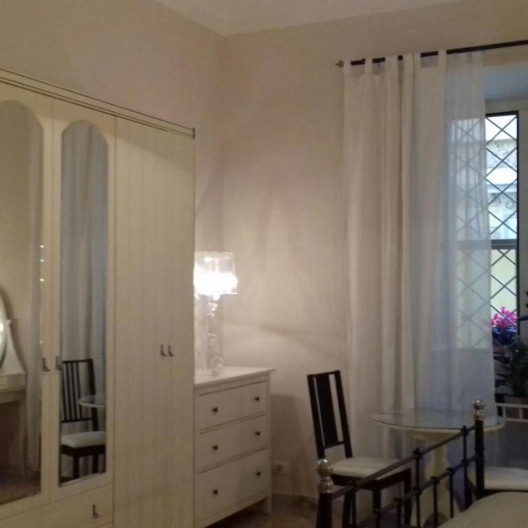 Boezio43B&B - Camera Tripla con Bagno in Comune - 10