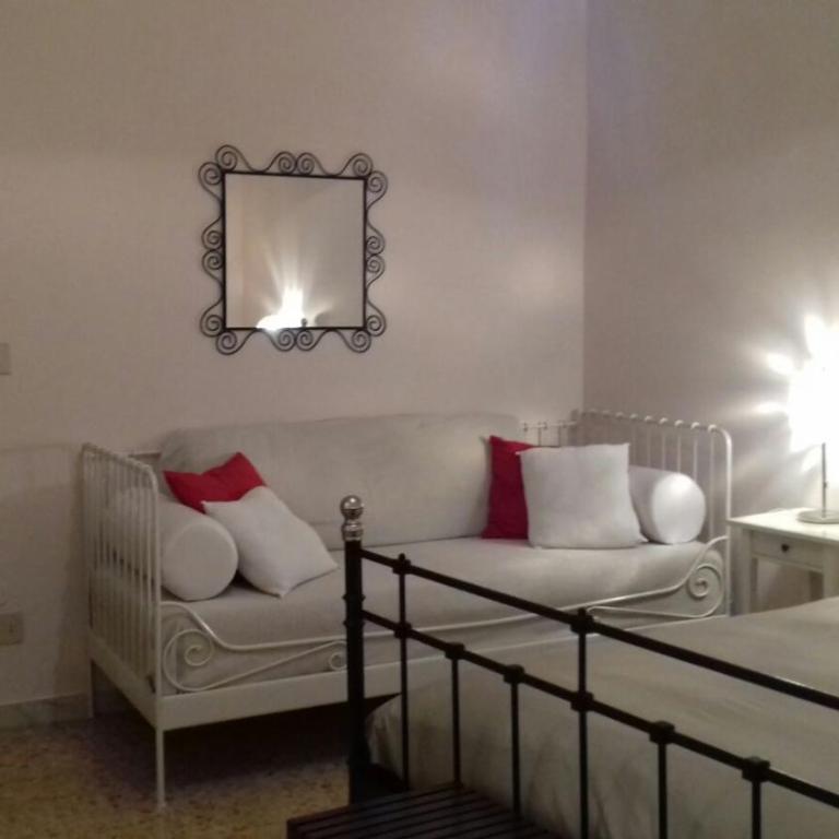 Boezio43B&B - Camera Tripla con Bagno in Comune - 9