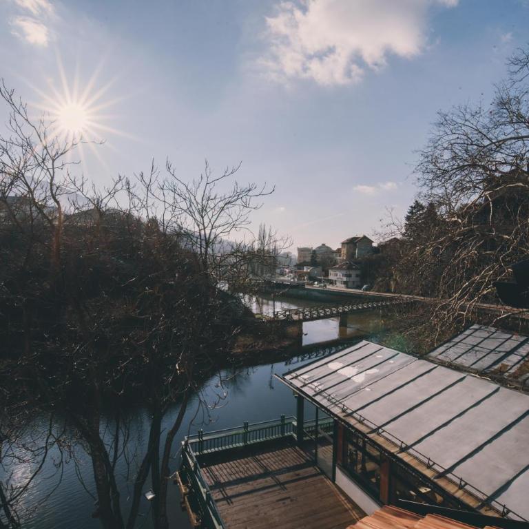 Hotel Nova Bentbaša - Četvorokrevetna Soba sa Pogledom na Reku - 5