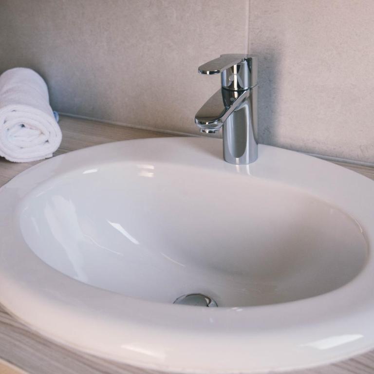 Hotel Nova Bentbaša - Dvokrevetna Soba s Bračnim Krevetom/ 2 Zasebna Kreveta i Pogledom - 9