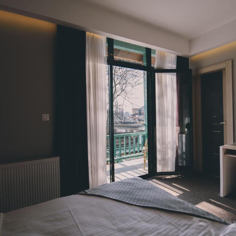 Hotel Nova Bentbaša - Dvokrevetna Soba sa Bračnim Krevetom/Zasebnim Krevetima i Balkonom - 11