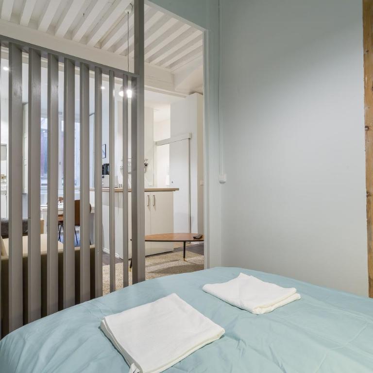 Jusquà 6 personnes au coeur du Vieux Lyon - Appartement - 9