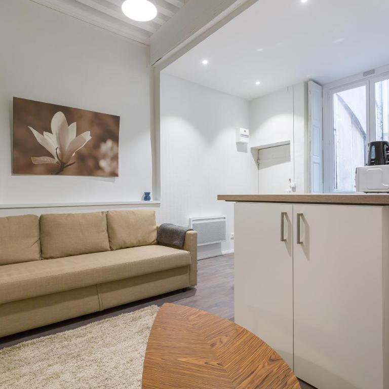 Jusquà 6 personnes au coeur du Vieux Lyon - Appartement - 13
