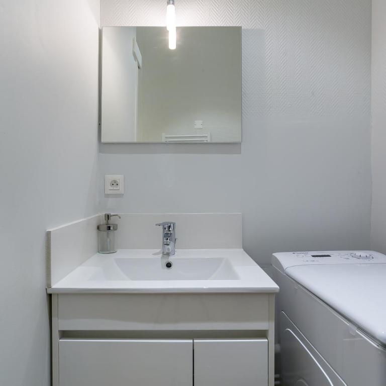 Jusquà 6 personnes au coeur du Vieux Lyon - Appartement - 18