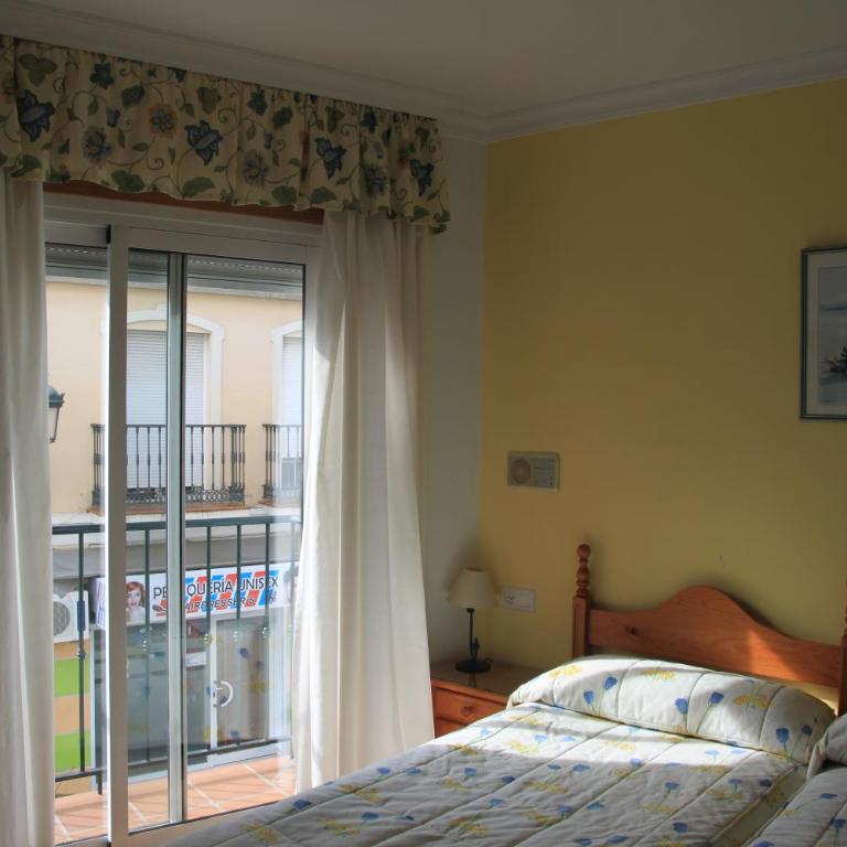 Hostal Ana - Adults Recommended - Habitación Doble con balcón - 2 camas - 1