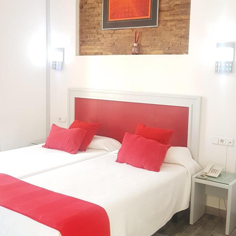 Hotel y Apartamentos Doña Lola - Habitación Doble Superior - 1 o 2 camas - 7