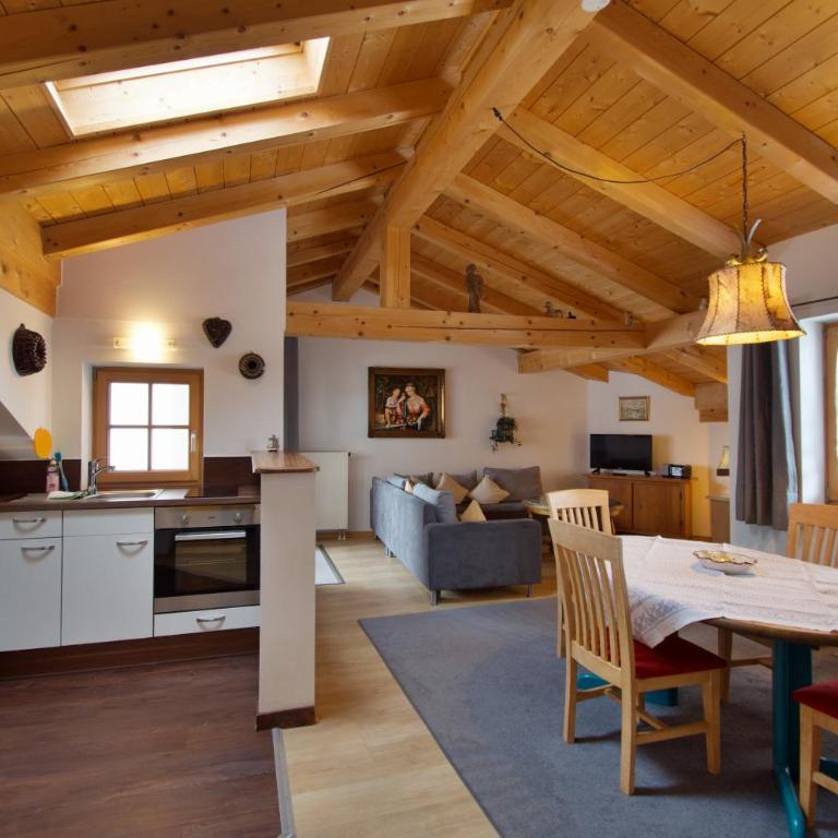 Hotel Ferienhaus Fux - Apartment - auf 2 Etagen - 4