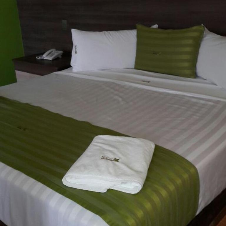 Hotel y Villas Natura - Habitación Doble con bañera de hidromasaje - 8