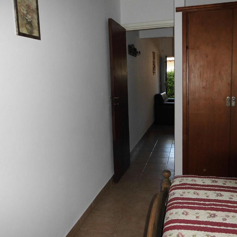 4 SOLES - One-Bedroom House - 4