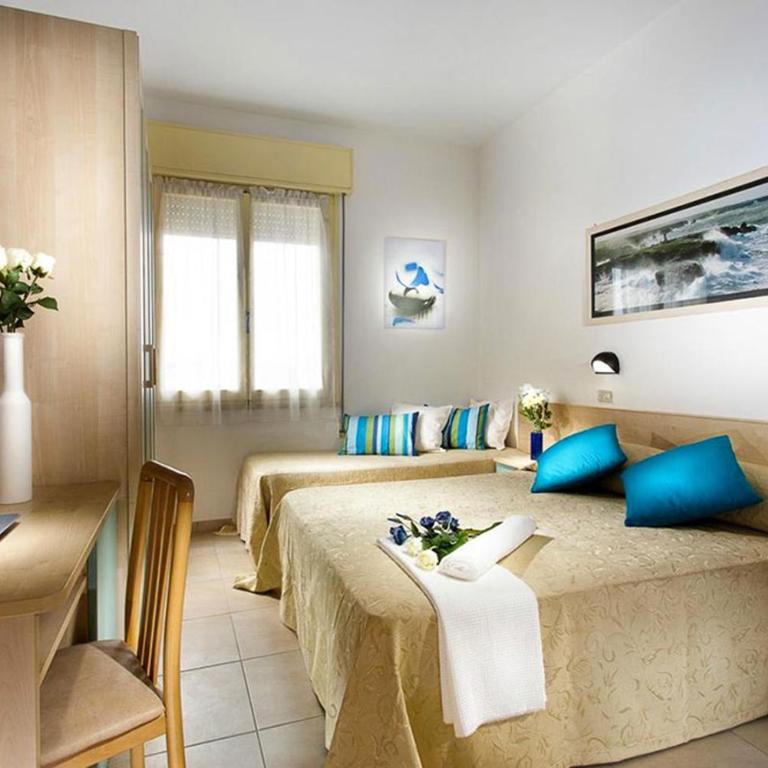Hotel Ben Hur - Triple Room with Balcony - 1