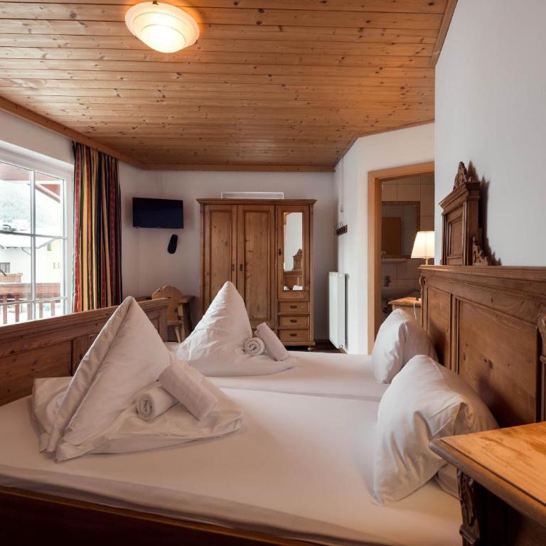 Die feine Herberge - Familienzimmer mit Balkon - 6