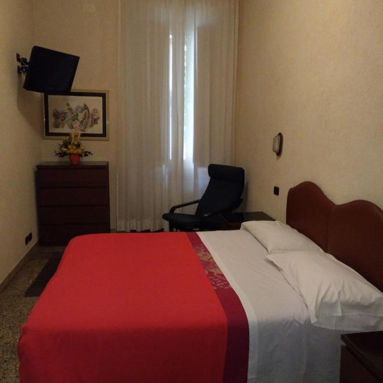 Hotel Croce Di Malta - Camera Matrimoniale/Doppia con Letti Singoli - 2