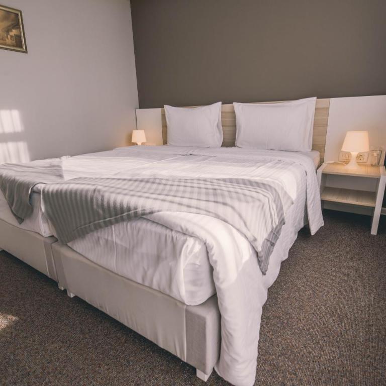 Hotel Nova Bentbaša - Dvokrevetna Soba s Bračnim Krevetom/ 2 Zasebna Kreveta i Pogledom - 16