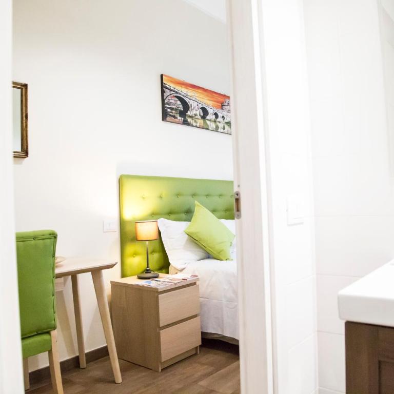 Vatican Suite 383 - Deluxe Double Room with Balcony - 7