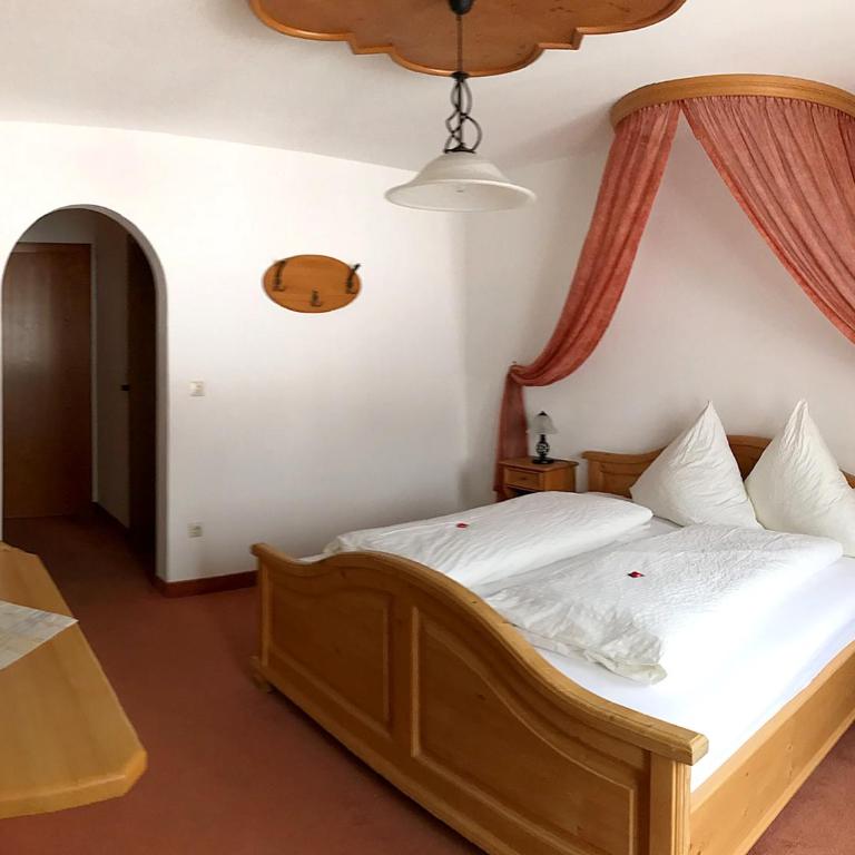 Gästehaus Pointner - Doppelzimmer mit Bergblick - 2