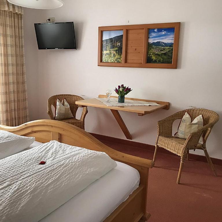 Gästehaus Pointner - Doppelzimmer mit Bergblick - 3