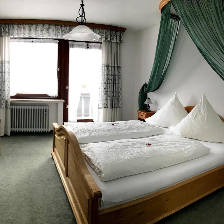 Gästehaus Pointner - Doppelzimmer mit Bergblick - 1
