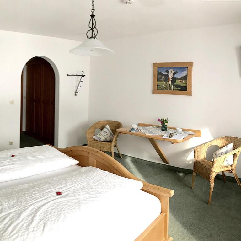Gästehaus Pointner - Doppelzimmer mit Bergblick - 3