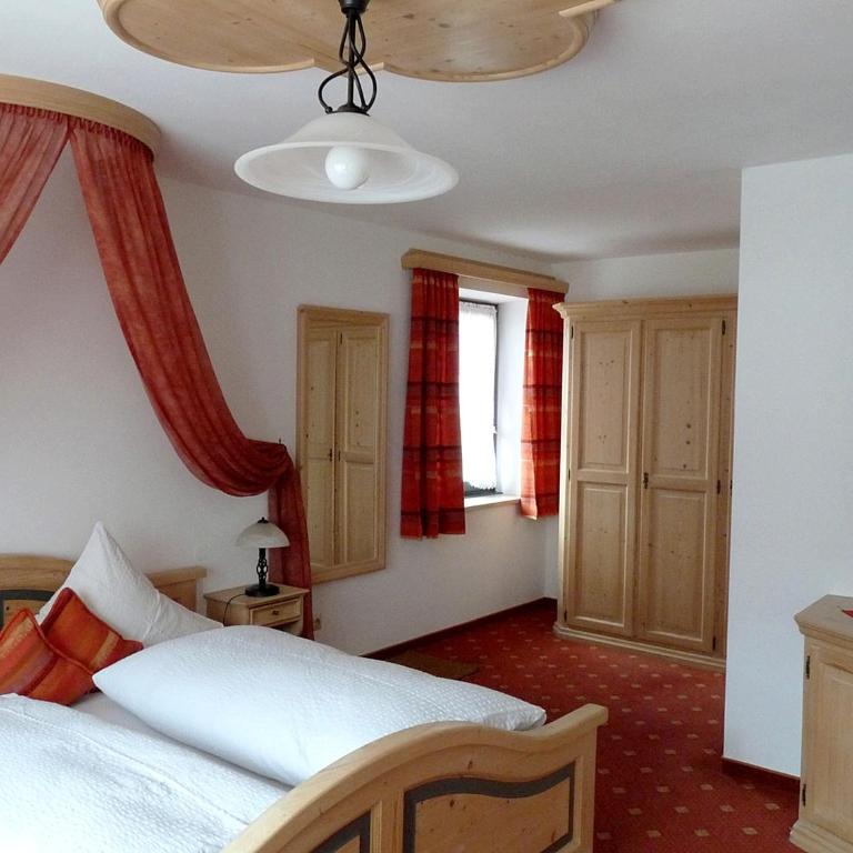 Gästehaus Pointner - Doppelzimmer mit Bergblick - 2