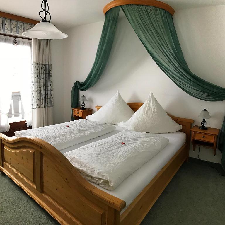 Gästehaus Pointner - Doppelzimmer mit Bergblick - 2