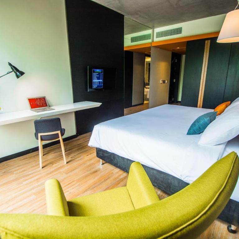 Five Hotel & Residences - Double Room with City View - 1