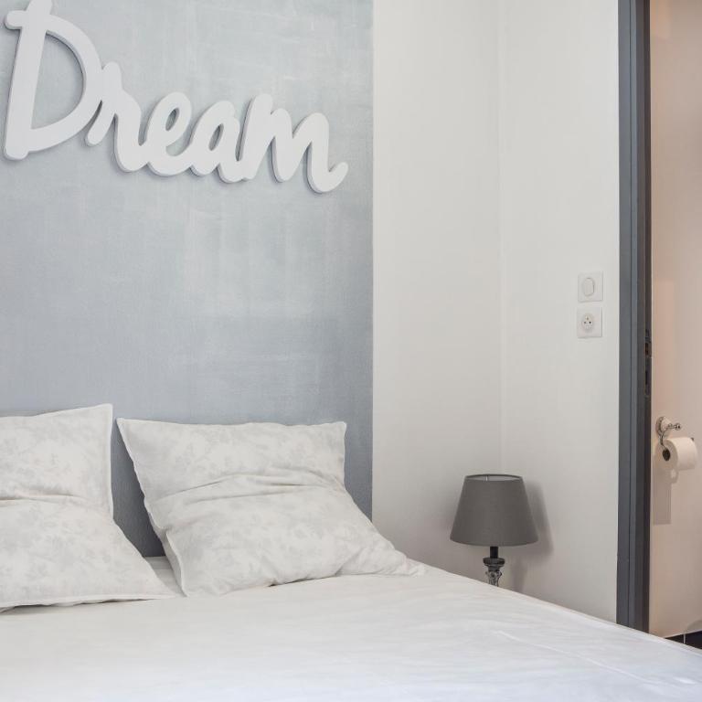 Place du Palais 3° - Appartement 1 Chambre - 12