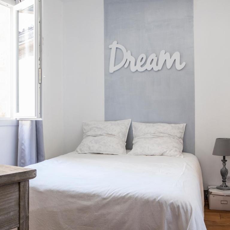 Place du Palais 3° - Appartement 1 Chambre - 14