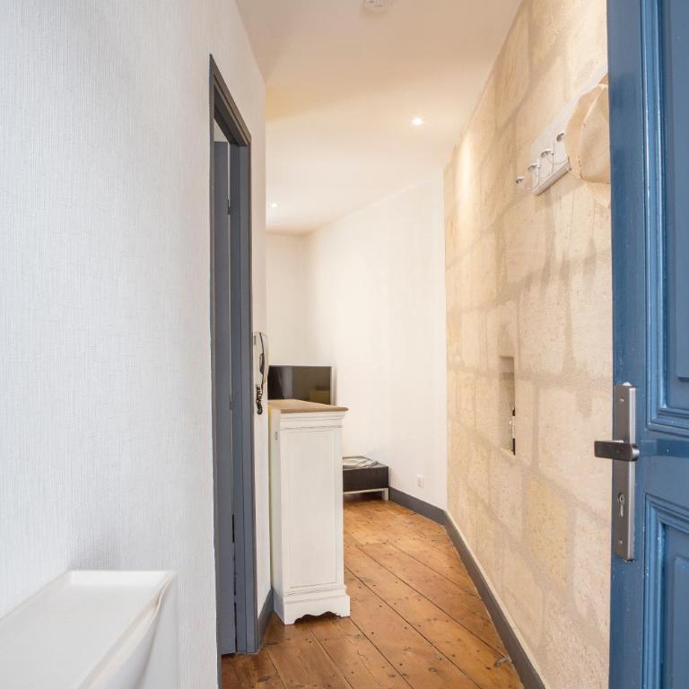 Place du Palais 3° - Appartement 1 Chambre - 18