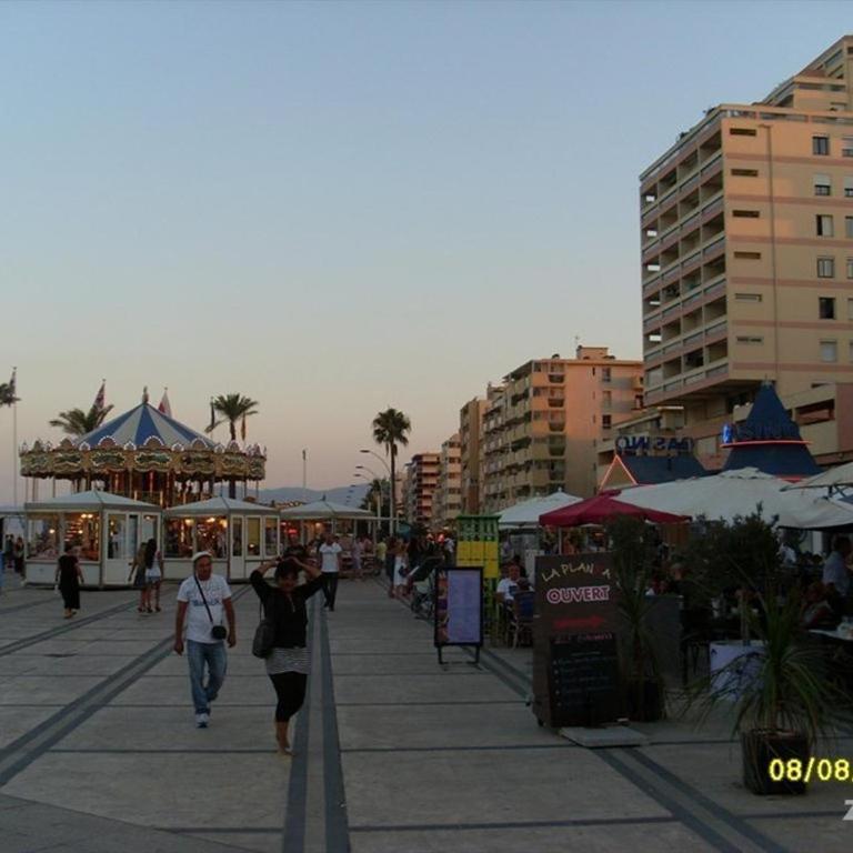 Le Nautilus - 2 adultes 3 enfants - Canet Plage - Vue Mer - Place Mediterranée - Apartment with Sea View - 46