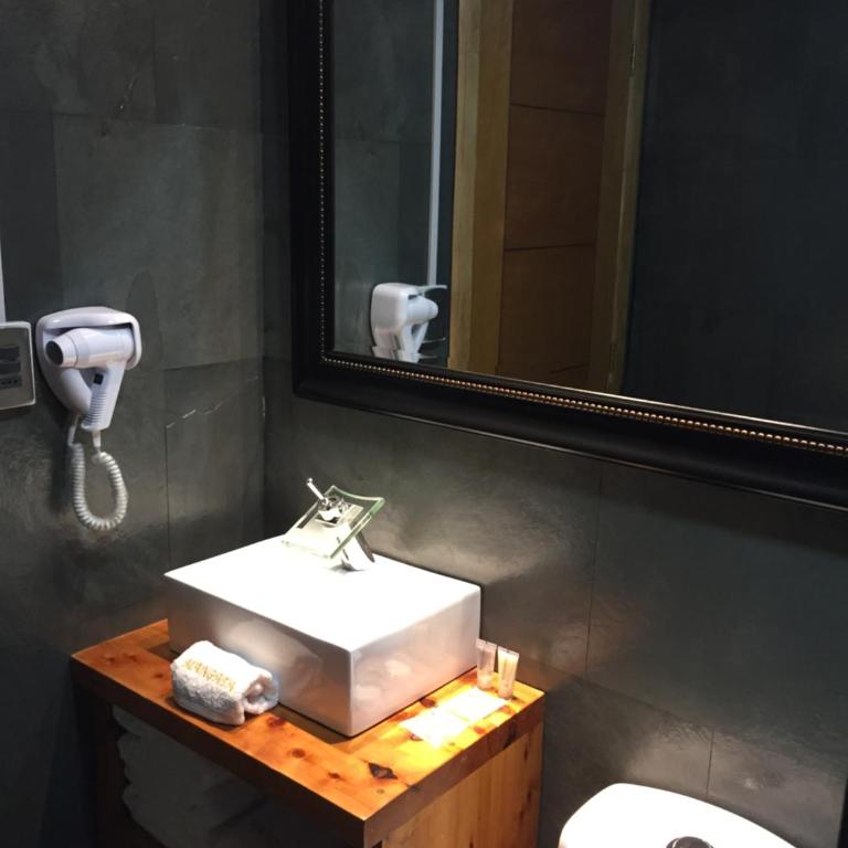 Mangata Hotel Low Cost - Triple Room with Sea View - 4