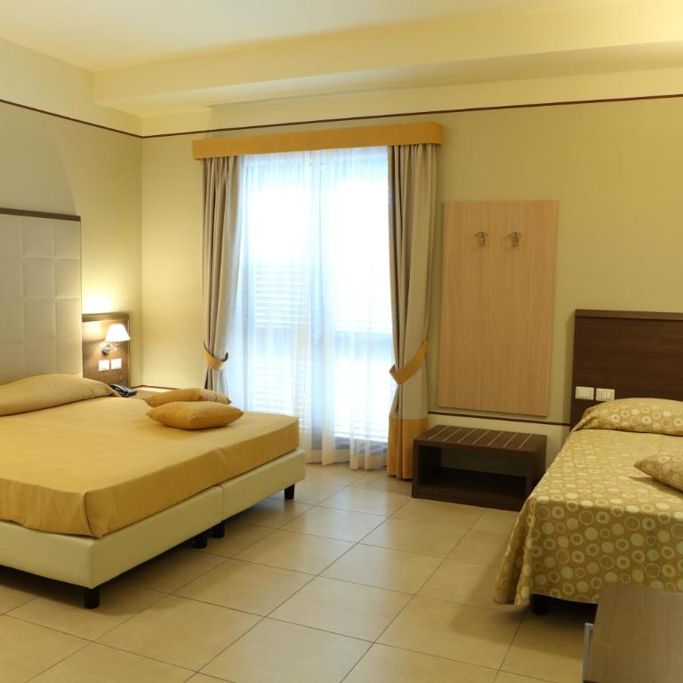 Hotel Milazzo - Camera Matrimoniale Standard con Balcone - 11