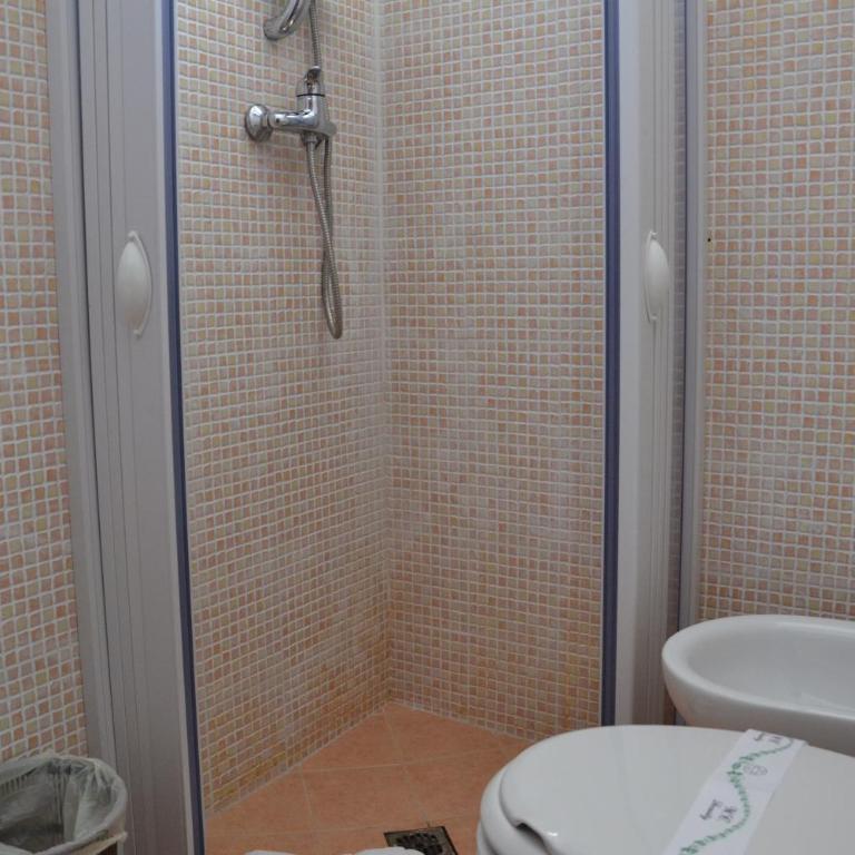 B&B Il Molo - Camera Matrimoniale con Bagno Privato - 6