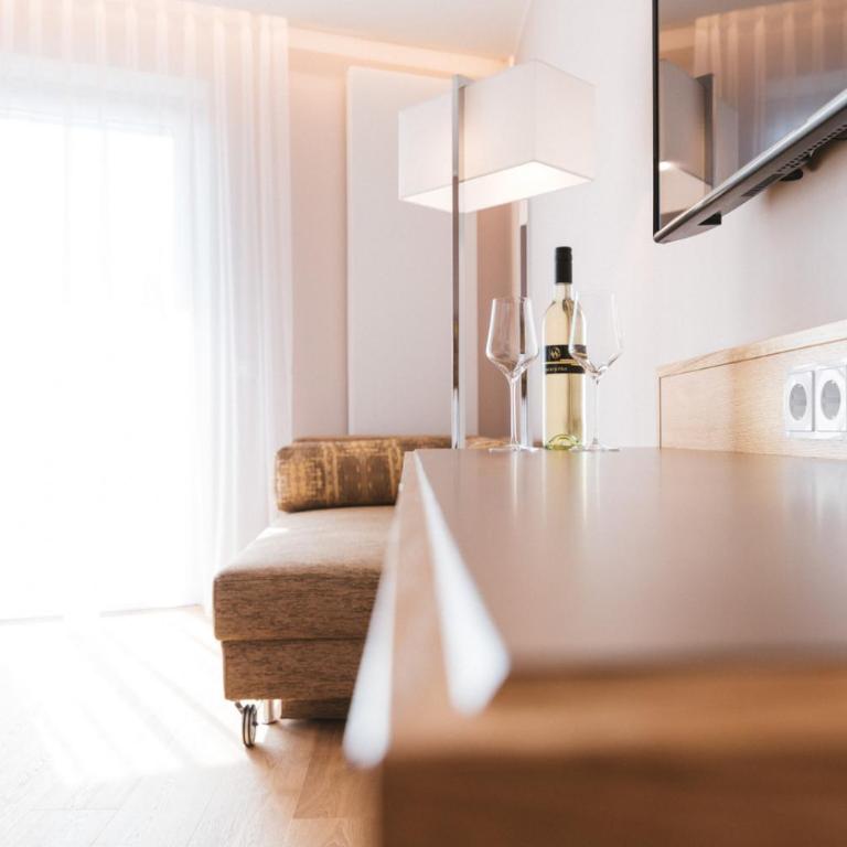 Landhotel Wratschko - Wirtshaus - Gamlitz - ehem Hotel am Marktplatz - Comfort Doppelzimmer mit Balkon und Klimaanlage - 5